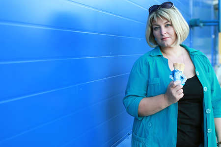 woman eating ice creamの写真素材