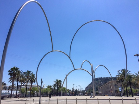 Object of modern art, modern art object, large metal structure, tourist town street, sunny weather, summer heatの写真素材