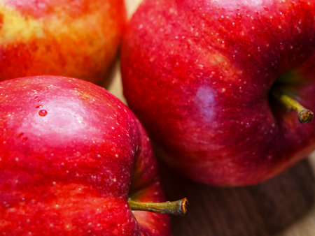Dewy Apples Close-Up. Vibrant apples with dew, great for fresh produce promotion.の写真素材
