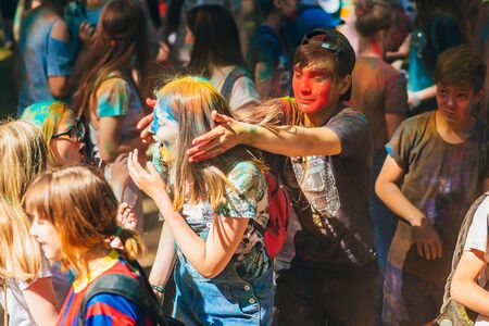 VICHUGA, RUSSIA - JUNE 17, 2018: Happy people at the festival of colors Holiのeditorial素材