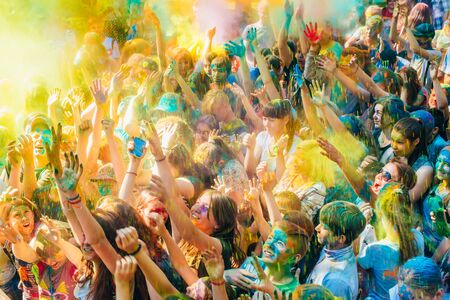 VICHUGA, RUSSIA - JUNE 17, 2018: A crowd of happy people at the celebration of the festival of colors Holiのeditorial素材