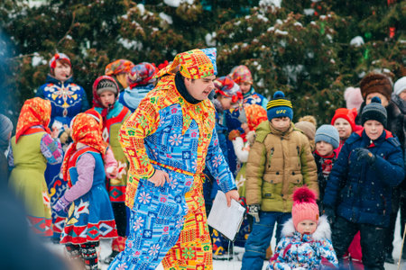 VICHUGA, RUSSIA - FEBRUARY 17, 2018: Contests and entertainment on stage at the traditional winter Russian celebration of the Maslenitsaのeditorial素材