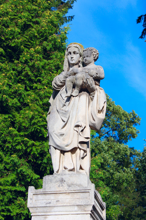 Statue of mother with her child in Lychakiv Cemetery in Lvivのeditorial素材