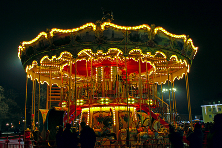 beautiful carousel in the New Year holidays in Chernihiv in the nightのeditorial素材