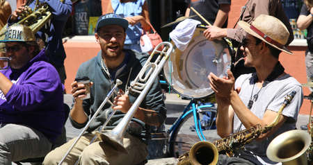 NEW ORLEANS - MAY 5, 2017 - Street performers in the streets of New Orleans USAのeditorial素材