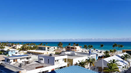 Beach town residences in Florida on a sunny day.のeditorial素材