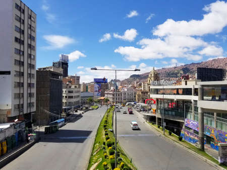 LA PAZ, BOLIVIA, DEC 2018: La Paz, Bolivia streets in city center on a bright summer dayのeditorial素材