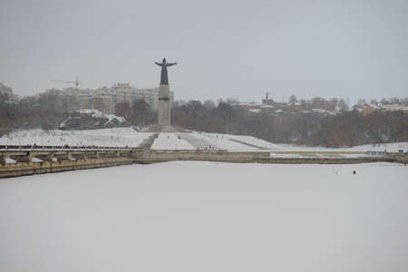 November 27, 2016: View of the Cheboksary Bay embankment on a winter day. Cheboksary. Russia.のeditorial素材
