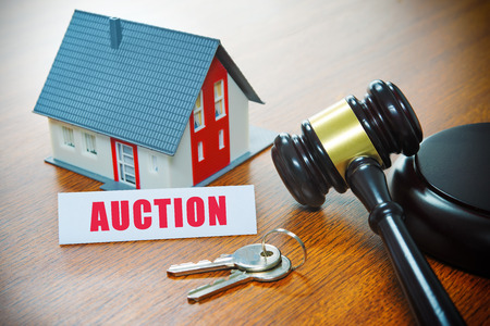 House with a Gavel. Foreclosure, real estate, sale, auction, business, buying conceptの写真素材
