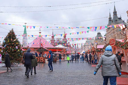 MOSCOW, RUSSIA - 8,FEBRUARY. 2021: Red Square and a lot of people walking at the Christmas New Year's Fair.のeditorial素材