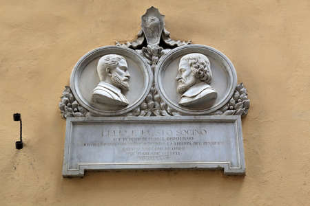 Siena, Italy - August 20, 2015: Plaque in honor of Lelio and Fausto Sozzini in Siena. Lelio Francesco Maria Sozzini or simply Lelio january 29, 1525-May 4, 1562 was an Italian humanist and Reformer. Fausto Sozzini December 5, 1539 - March 4, 1604 was an Iのeditorial素材