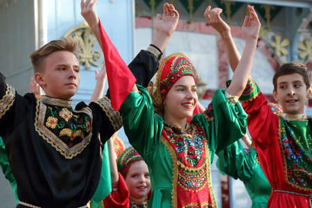 Pyatigorsk, Russia - November 4, 2017: Participants of Topotukha folk dance ensemble in Russian traditional clothing. Festival in honor of National Unity Day in Russiaのeditorial素材