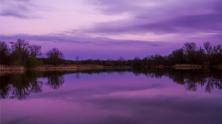 Nice city park by the lake.の素材