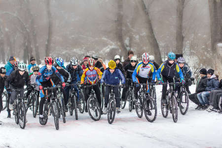 cyclist bicyclist winter cycling   のeditorial素材