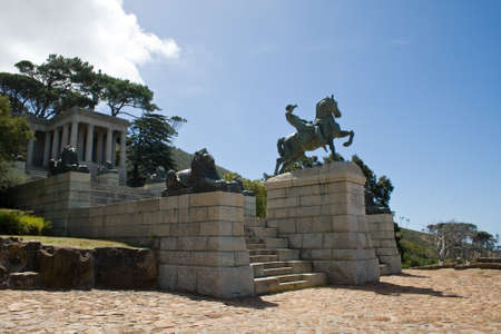 Rhodes Memorial with bronze statue of a horseman in Cape Town, South Africa.のeditorial素材