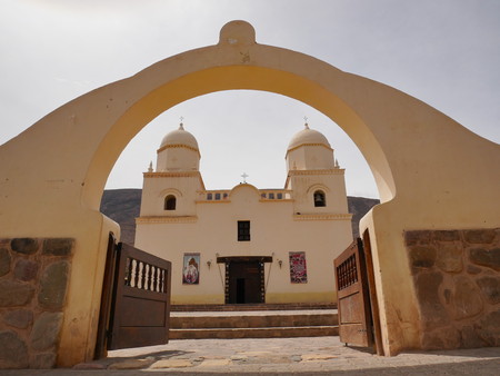 Red rocks and Inca ruins in Tilcara, Quebrada de Humahuaca, Argentinaの写真素材
