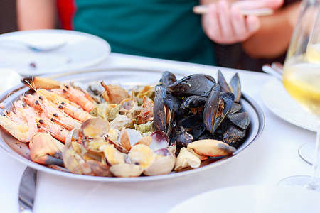 A seafood platter close up. Mixed Seafood platter in the restaurant.の写真素材