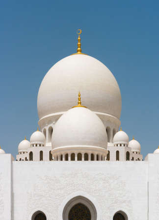 ABU DHABI, UAE - MAY 13, 2014: Sheikh Zayed Mosque in Abu Dhabi, considered to be the key for worship in the United Arab Emiratesのeditorial素材