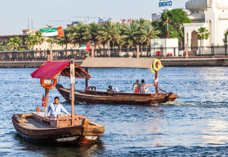 DUBAI, UAE-MAY17: Traditional Abra ferries  on May 17, 2015 in Dubai, UAE. Shipbuilding technology is unchanged from the 18th century.のeditorial素材