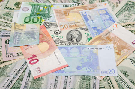 Rare 2 US dollars vs Euro banknotes