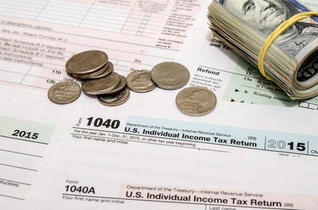 1040 tax form with us coin