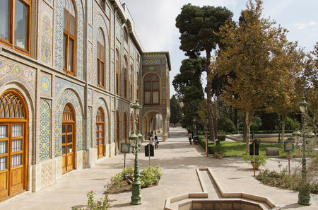 TEHERAN, IRAN - OCTOBER 2, 2016: People visiting the Golestan Palace on October 2, 2016 in Teheran, Iran, Asiaのeditorial素材