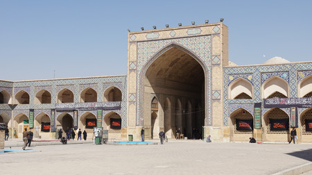 ISFAHAN, IRAN - OCTOBER 12, 2016: Jame Mosque during Moharram on October 12, 2016 in Isfahan, Iranのeditorial素材
