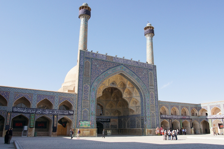 ISFAHAN, IRAN - OCTOBER 13, 2016: Jame Mosque during Moharram on October 13, 2016 in Isfahan, Iranのeditorial素材