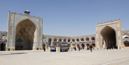 ISFAHAN, IRAN - OCTOBER 12, 2016: Jame Mosque during Moharram on October 12, 2016 in Isfahan, Iranのeditorial素材