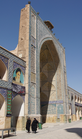 ISFAHAN, IRAN - OCTOBER 12, 2016: Jame Mosque during Moharram on October 12, 2016 in Isfahan, Iranのeditorial素材