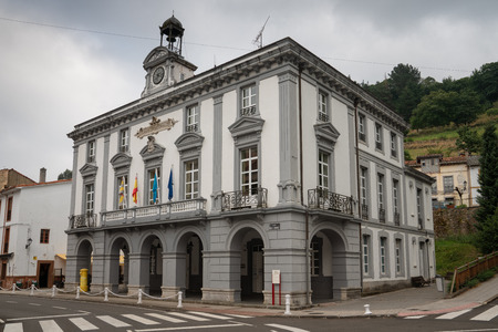 POLA DE ALLANDE, SPAIN - AUGUST 22, 2018: Town hall in the city center of Pola de Allande on August 22, 2018 in Spainのeditorial素材