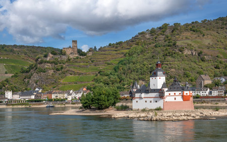 KAUB, GERMANY - OCTOBER 5, 2021: Panoramic image of Pfalzgrafenstein castle close to the Rhine river on October 5, 2021 in Kaub, Rhine valley, Germanyのeditorial素材
