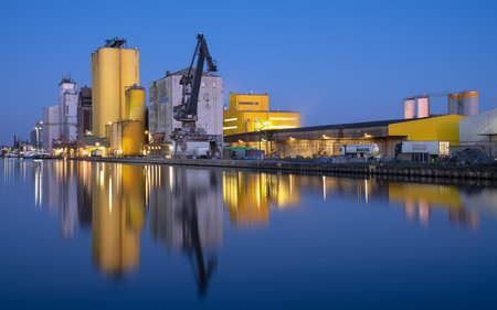 HAMM, GERMANY - FEBRUARY 28, 2023: Port of Hamm during blue hour with water reflection on February 28, 2023 in Germanyのeditorial素材