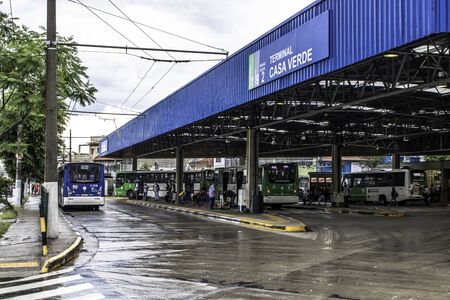Sao Paulo, Brazil, November 17, 2017. Vehicles and Passengers in Casa Verde Bus Terminal, north side of Sao Paulo.のeditorial素材
