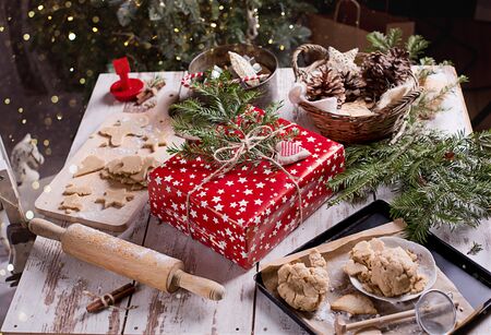 Christmas bakingl on the tableの写真素材