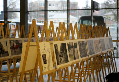 When galleries and exhibition halls were closed during the pandemic, photojournalist Algimantas Barzdzius organized a photography exhibition in the waiting area of Kaunas bus station.のeditorial素材