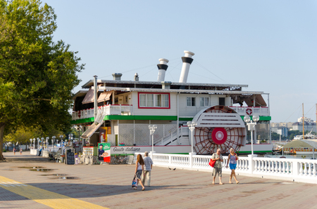 Gelendzhik, Krasnodar Krai, Russia - August 23, 2016. Gelendzhik embankment. Lermontov Boulevard.のeditorial素材