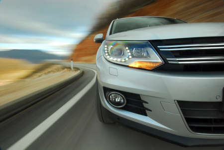 Dynamic driving an SUV in a curve