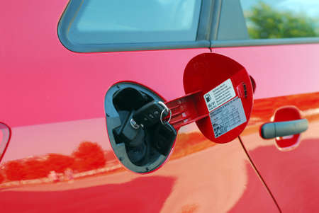 open the fuel tank capの写真素材