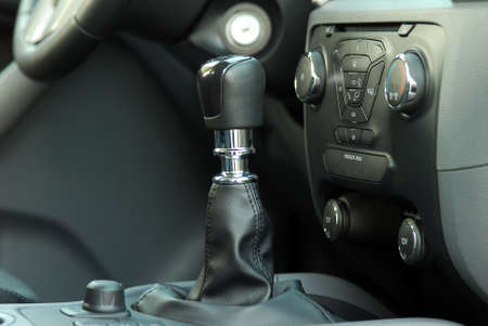 Manual gear shift