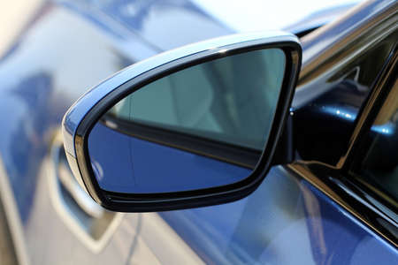 Side mirror with turn signal of a car