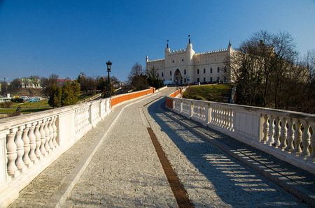 Footbridge leading to the Royal castle in the city of Lublin and blue sky, Polandのeditorial素材