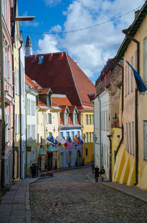 Tallinn, Estonia - August 15, 2016: Medieval streets of Old Town of Tallinn with beautiful colourful buildings, Estoniaのeditorial素材
