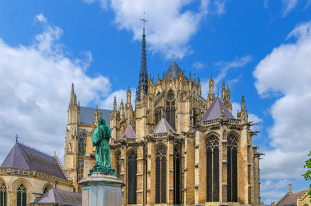 Amiens Cathedral Basilica of Our Lady Roman Catholic Church High Gothic building, Statue Peter the Hermit monument in old historical city centre, Cathedrale Notre-Dame, Hauts-de-France Region, Franceの写真素材