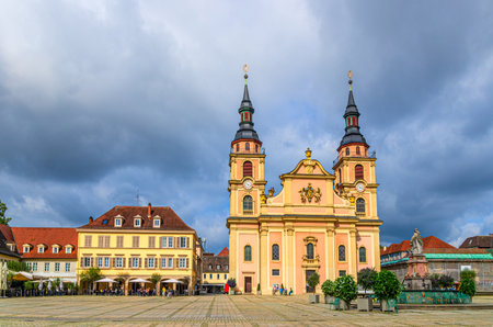 Ludwigsburg City Church Evangelische Stadtkirche, old houses buildings and Herzog-Eberhard-Ludwig-Denkmal monument on Marktplatz Market square in old town Ludwigsburg city center Mitte, Germanyの写真素材