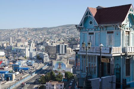 VALPARAISO, CHILE, 24 JANUARY 2016: view to the old building of the city of gorgeous architecture and city holls behind itのeditorial素材