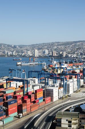 VALPARAISO, CHILE, 24 JANUARY 2016: view to the city port with numerous containersのeditorial素材