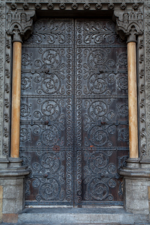 Door with Rusty Floral Metal on Westminster Abbey, London, England, UKの写真素材
