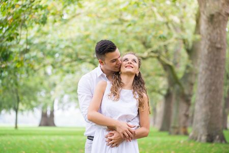A couple walking in the Hyde Park, Londonの写真素材