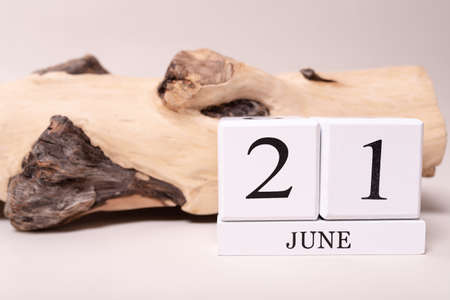 21 june calendar with woodの写真素材
